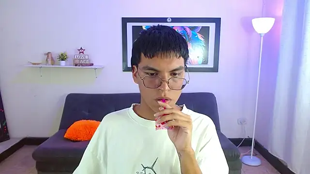 Maecum18 online show from 03/23/26, 09:08