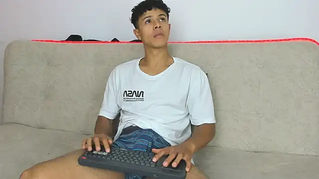  Alex Colton online show from 04/15/26, 10:21