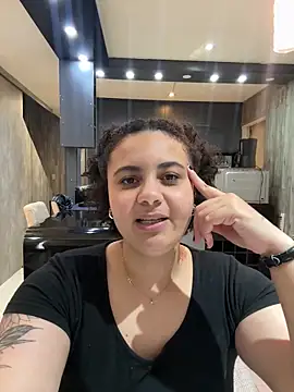 Snapshot of BabyChanntal chatting on 02/04/26, 05:19 BabyChanntal online show from 02/04/26, 05:19