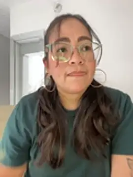 Snapshot of alisbloom chatting on 02/09/26, 06:01 alisbloom online show from 02/09/26, 06:01