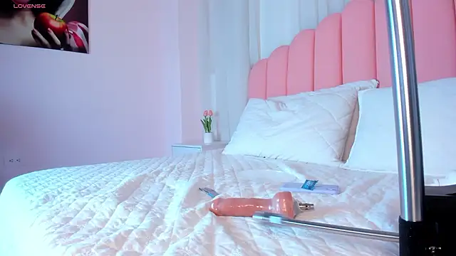 Snapshot of Naty_Rose23 chatting on 02/25/26, 07:07 Naty Rose23 online show from 02/25/26, 07:07