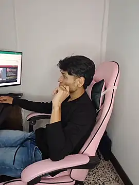 Alejandroo Montenegro online show from 06/02/26, 09:39