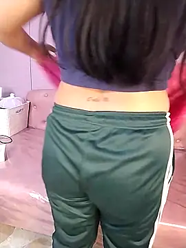 Noa Baker online show from 04/15/26, 12:23