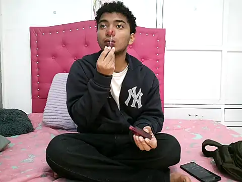 Snapshot of philipsex28 chatting on 02/19/26, 01:34 philipsex28 online show from 02/19/26, 01:34