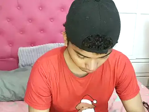 Snapshot of philipsex28 chatting on 02/20/26, 02:08 philipsex28 online show from 02/20/26, 02:08