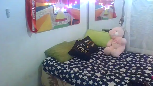 yoahotpetrafiery online show from 04/11/26, 12:15