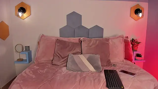 Snapshot of Afrodita_sweeet chatting on 02/25/26, 08:40 Afrodita sweeet online show from 02/25/26, 08:40