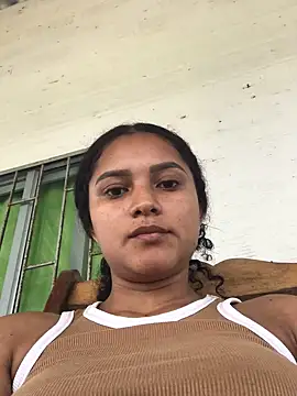 Snapshot of LiaRose- chatting on 02/23/26, 03:53 LiaRose- online show from 02/23/26, 03:53