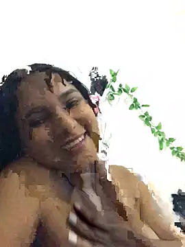 Snapshot of LiaRose- chatting on 02/24/26, 07:23 LiaRose- online show from 02/24/26, 07:23