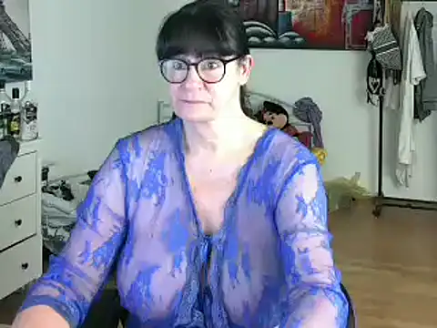 Snapshot of Sylly chatting on 01/10/25, 08:07 Sylly online show from 01/10/25, 08:07