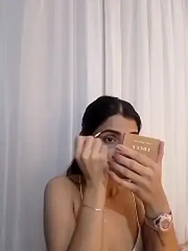 Snapshot of EvaMiranda chatting on 02/06/26, 02:27 EvaMiranda online show from 02/06/26, 02:27