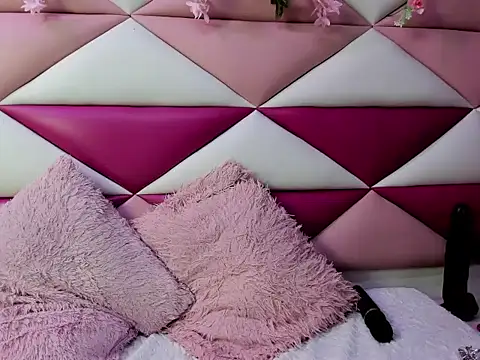 Snapshot of Luna_Staar69 chatting on 02/13/26, 03:13 Luna Staar69 online show from 02/13/26, 03:13