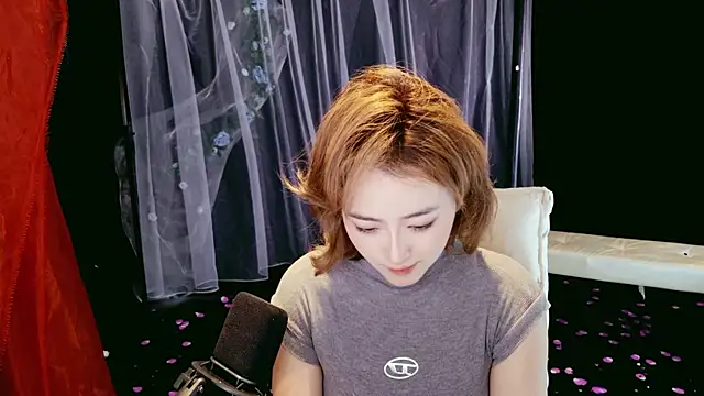 Lady-Mia777 online show from 04/02/26, 02:53