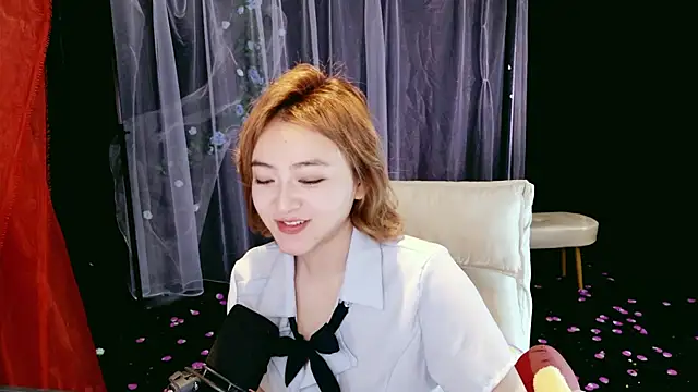 Lady-Mia777 online show from 04/07/26, 04:13