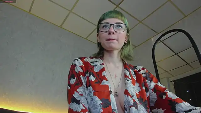 Snapshot of Scarle_Whisper chatting on 02/27/26, 01:16 Scarle Whisper online show from 02/27/26, 01:16