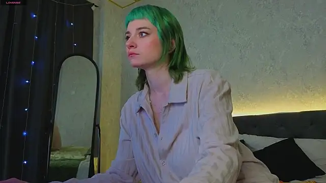 Scarle Whisper online show from 04/05/26, 01:03