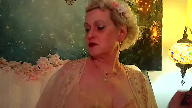 Snapshot of Blondie_the_librarian chatting on 02/27/26, 05:40 Blondie the librarian online show from 02/27/26, 05:40