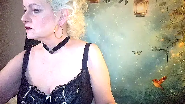 Snapshot of Blondie_the_librarian chatting on 04/29/26, 02:37 Blondie the librarian online show from 04/29/26, 02:37
