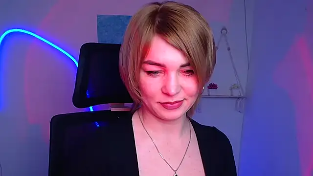 Snapshot of CuttieEmma chatting on 02/12/26, 06:52 CuttieEmma online show from 02/12/26, 06:52