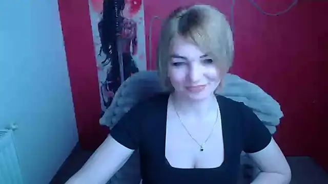 Snapshot of CuttieEmma chatting on 03/02/26, 07:15 CuttieEmma online show from 03/02/26, 07:15