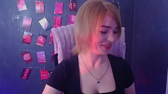 CuttieEmma online show from 03/12/26, 06:52