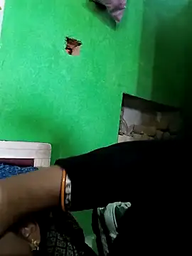 Priyakoli4568 online show from 04/16/26, 07:53