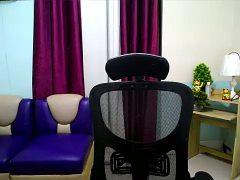 Snapshot of devine_goddess chatting on 05/16/26, 07:45 devine goddess online show from 05/16/26, 07:45