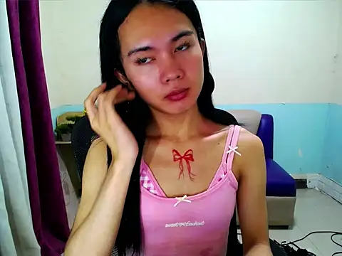 Snapshot of devine_goddess chatting on 05/24/26, 11:10 devine goddess online show from 05/24/26, 11:10