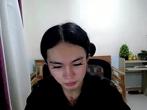 Snapshot of devine_goddess chatting on 07/13/26, 05:21 devine goddess online show from 07/13/26, 05:21