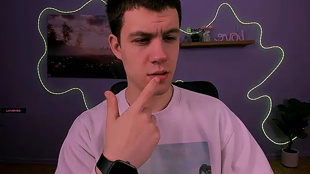 neo raze online show from 04/17/26, 06:44