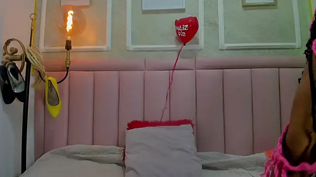 Luna cocoa online show from 02/18/26, 01:18