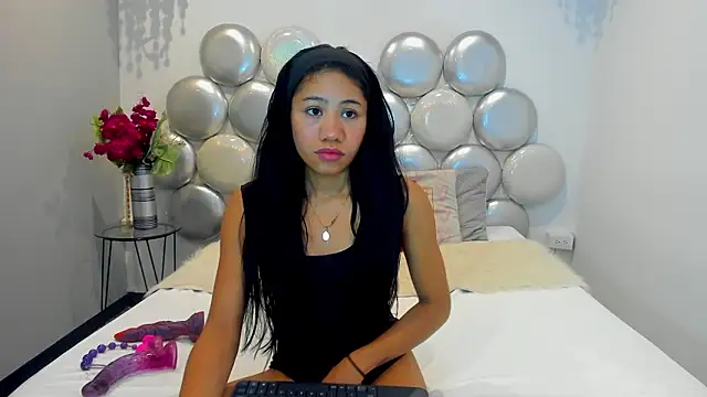 Lara pons online show from 03/17/26, 01:58