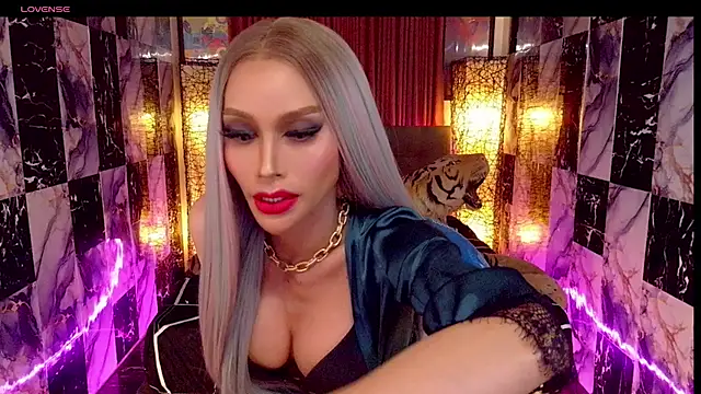 SeductiveSamanthaTS online show from 05/14/26, 05:42