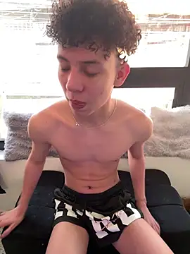 Snapshot of yoursexyjose chatting on 02/21/26, 06:42 yoursexyjose online show from 02/21/26, 06:42