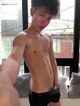 Snapshot of yoursexyjose chatting on 02/24/26, 06:39 yoursexyjose online show from 02/24/26, 06:39