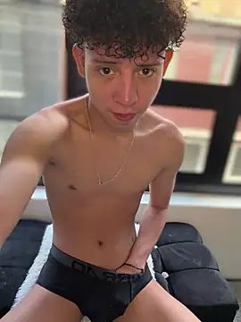 Snapshot of yoursexyjose chatting on 02/26/26, 07:13 yoursexyjose online show from 02/26/26, 07:13