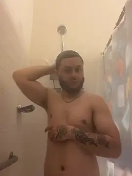 Snapshot of Tu_PaPi_Favorito chatting on 02/06/26, 01:14 Tu PaPi Favorito online show from 02/06/26, 01:14