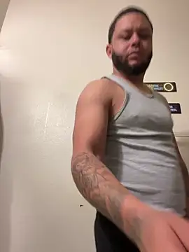 Snapshot of Tu_PaPi_Favorito chatting on 02/18/26, 10:33 Tu PaPi Favorito online show from 02/18/26, 10:33