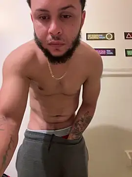 Snapshot of Tu_PaPi_Favorito chatting on 02/24/26, 03:15 Tu PaPi Favorito online show from 02/24/26, 03:15