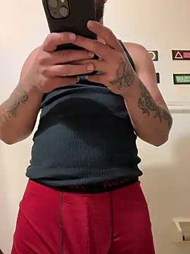 Snapshot of Tu_PaPi_Favorito chatting on 03/02/26, 06:36 Tu PaPi Favorito online show from 03/02/26, 06:36