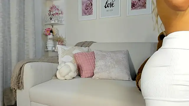 Mia Rosee1 online show from 02/13/26, 11:56