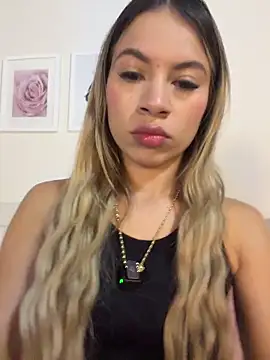 Mia Rosee1 online show from 04/06/26, 11:16