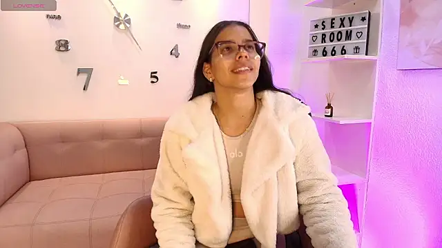 Snapshot of Luna_Millers chatting on 02/11/26, 03:33 Luna Millers online show from 02/11/26, 03:33