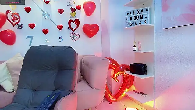 Snapshot of Luna_Millers chatting on 02/22/26, 12:58 Luna Millers online show from 02/22/26, 12:58