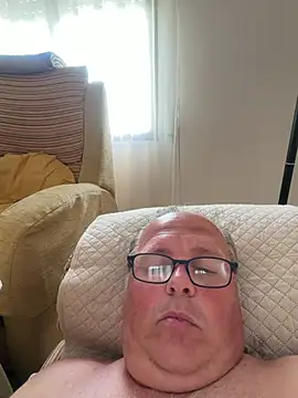 YachtCaptain10 online show from 05/05/26, 04:37