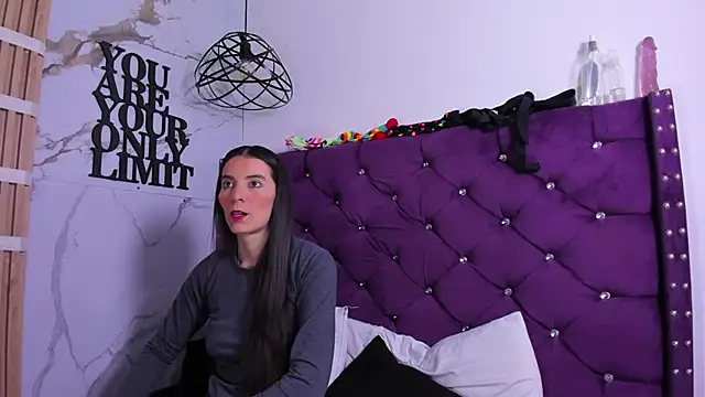 Valkiria-and-Dione online show from 03/16/26, 07:29