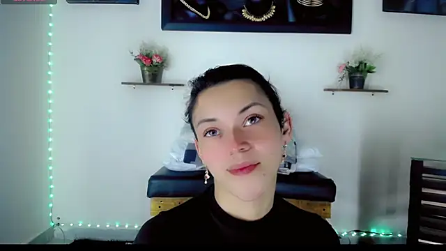 Snapshot of NathalialLooes chatting on 02/25/26, 05:28 NathalialLooes online show from 02/25/26, 05:28