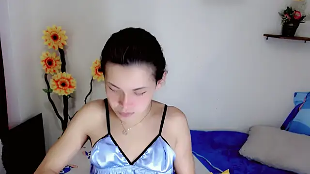 Snapshot of NathalialLooes chatting on 06/19/26, 08:23 NathalialLooes online show from 06/19/26, 08:23