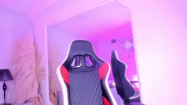 KarelyMitchel online show from 04/11/26, 01:04