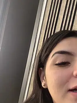 KarelyMitchel online show from 04/12/26, 12:32